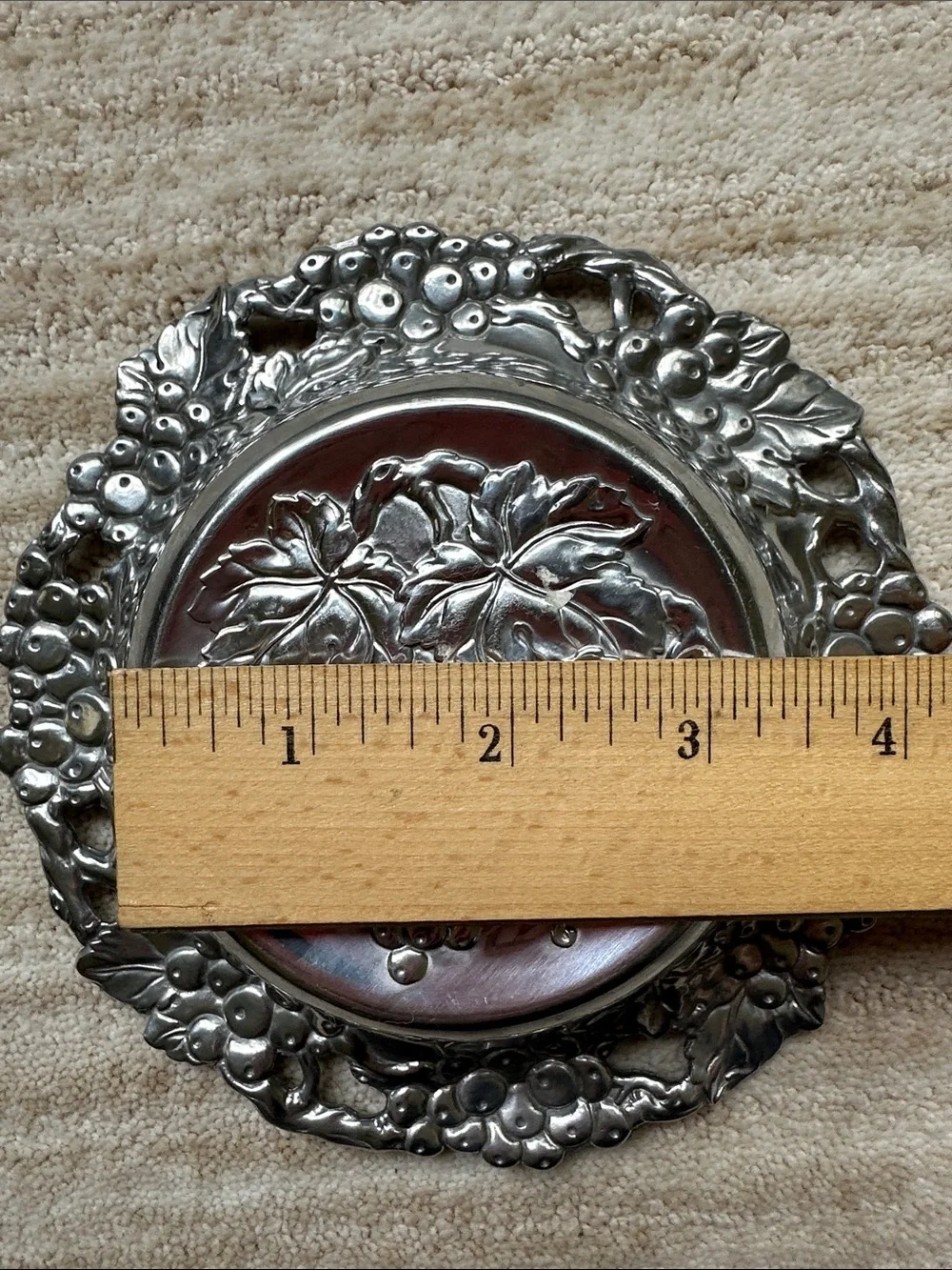 EUC Arthur Court Aluminum Grape Vine Design 6.5
